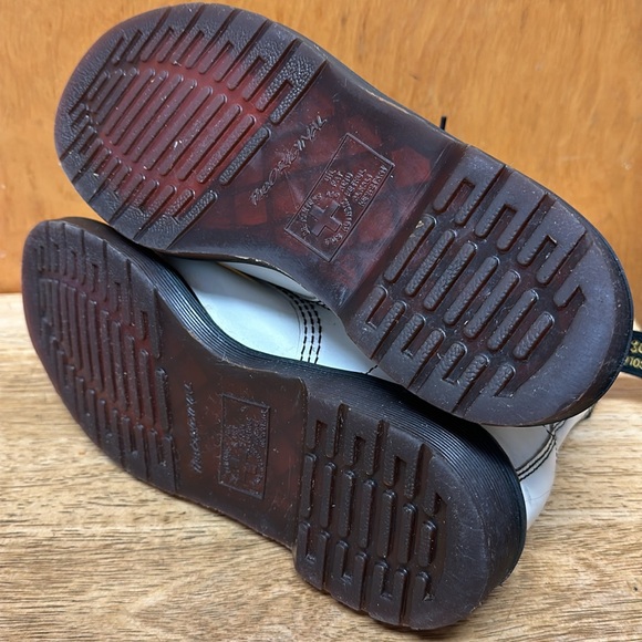 Dr Martens men’s size 8 ladies size 9 worn but in great condition - Picture 12 of 16